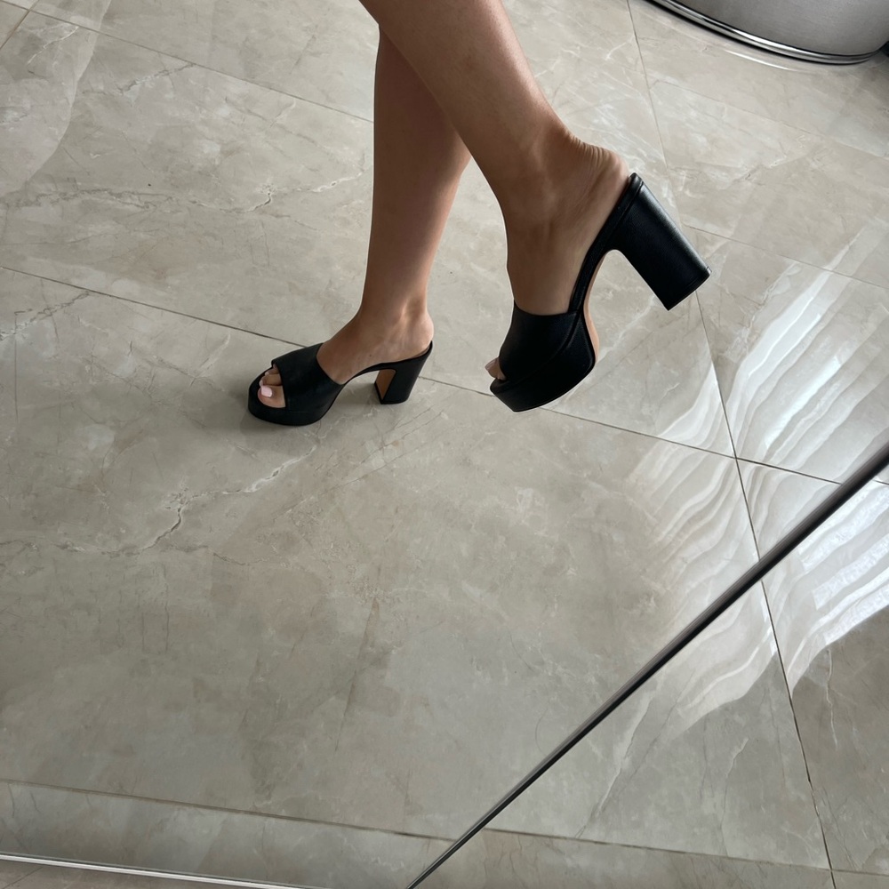 Stuart Weitzman Platform Heels Size 6m - image 3